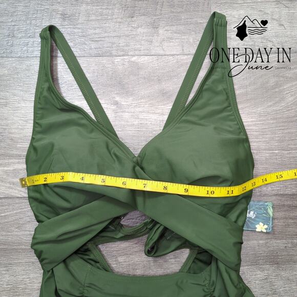 Blooming Jelly Cross Front Cut Out Tie Back One Piece Swimsuit Size M - Picture 4 of 7